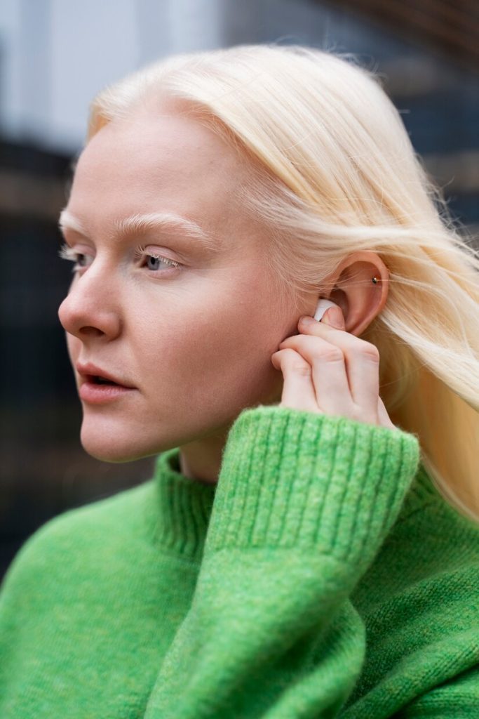 Enhance Your Hearing Experience with Cearvol Bluetooth Hearing Aids: Seamless Connectivity and Crystal-Clear Sound