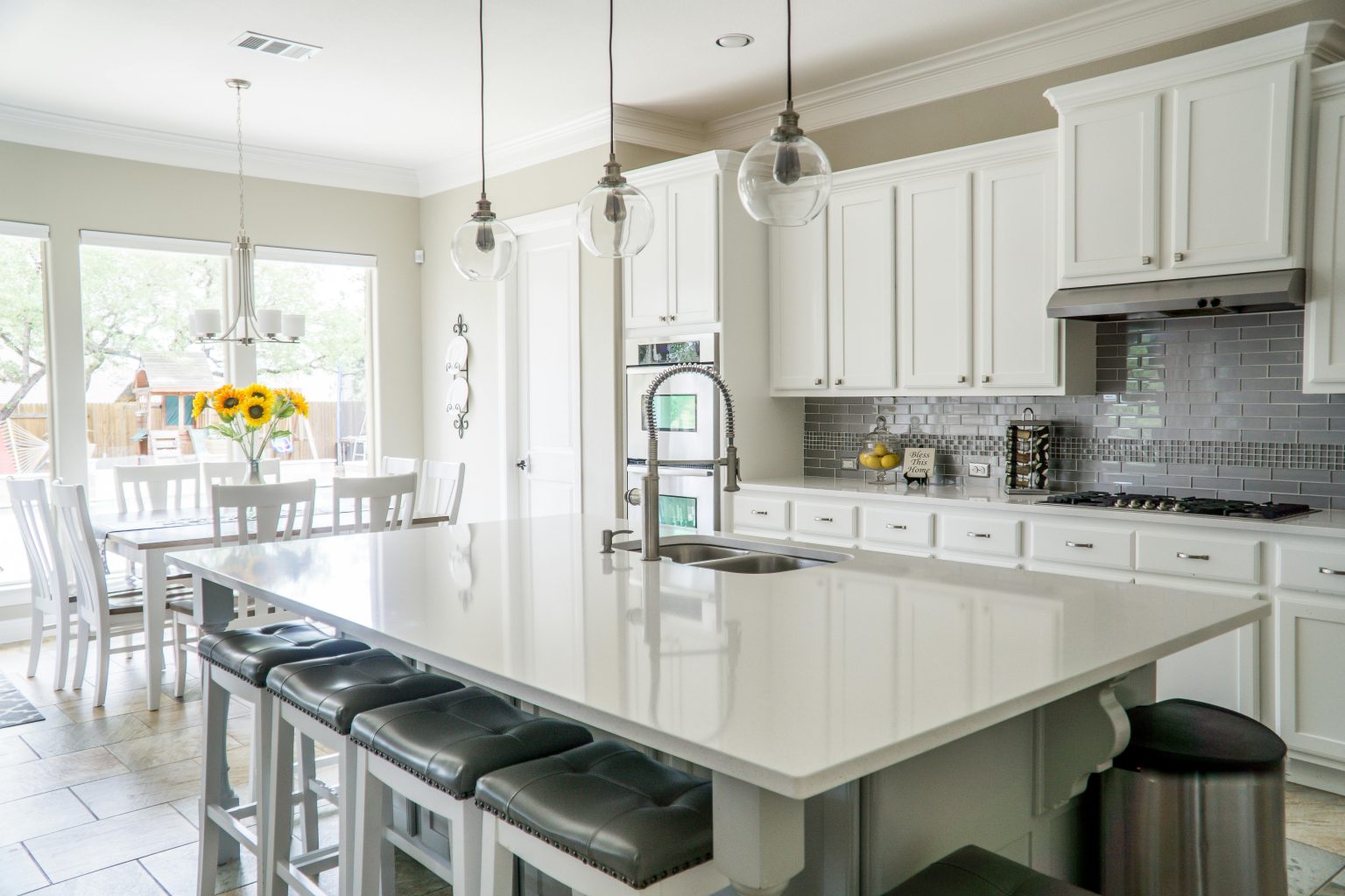 Optimizing Space and Flow: Essential Tips for a Successful Kitchen Renovation