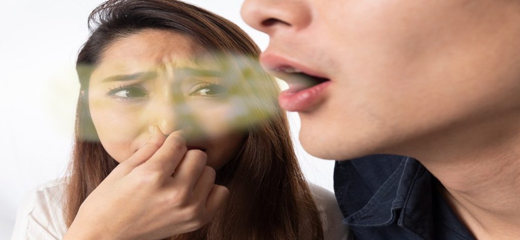 Tackling Bad Breath: How a Dental Clinic in Business Bay Dubai Can Provide the Solution